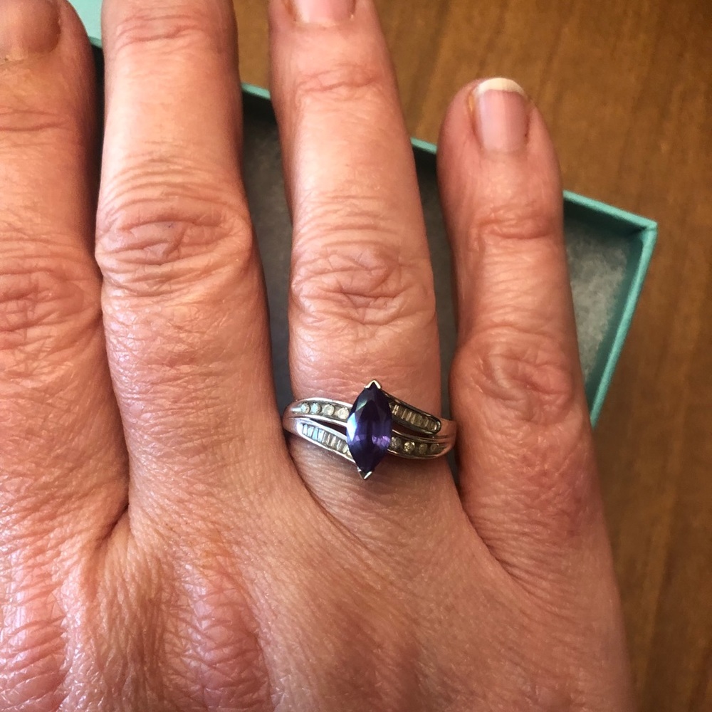 Alexandrite and beget diamond ring - Picture 2 of 2